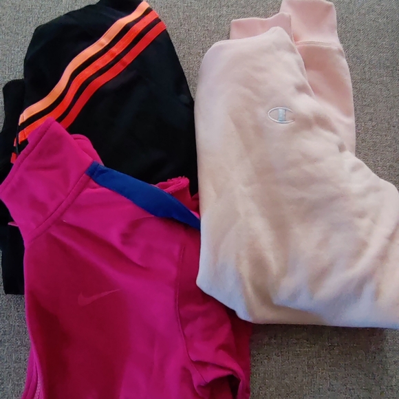 Bundle of 3 Jackets Champions, Nike, Adidas - Picture 13 of 14